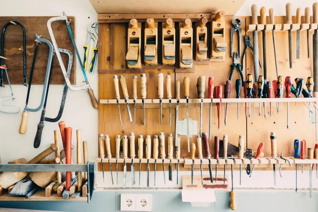About Jati Mulia — furniture craftsman workshop wood